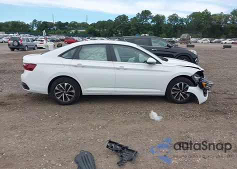 2024 Volkswagen Jetta 1.5T S z USA, uszkodzony, nr VIN 3VW5M7BU5RM064870